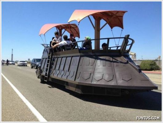 Funny Odd Things On The Road 