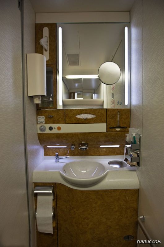 Fly Emirates - 5 Stars In The Sky