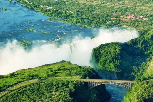 Victoria Falls - The Smoke That Thunders