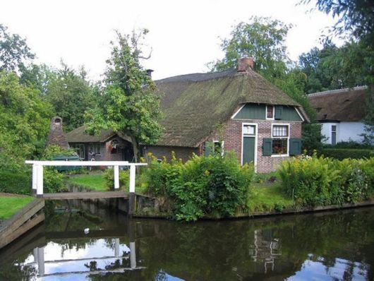 Giethoorn - The Venice Of The Netherlands
