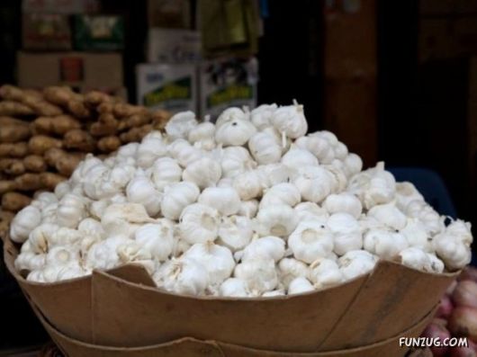 A Glimpse Of An Old Market In Pakistan