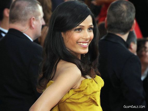 Click to Enlarge - Beautiful Freida Pinto Wallpapers
