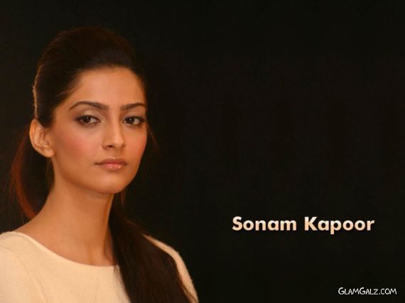 Click to Enlarge - Beautiful Sonam Kapoor Wallpapers