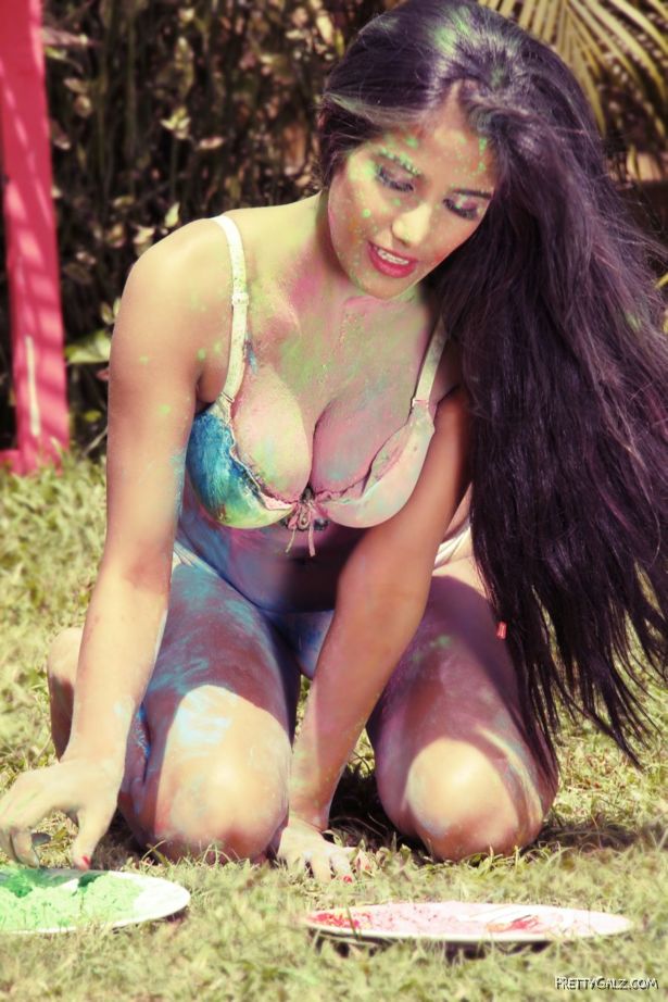 Poonam Pandey's Awesome Moments on Twitter
