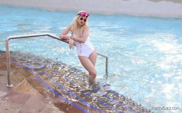 Beautiful Rita Ora On A Vacation