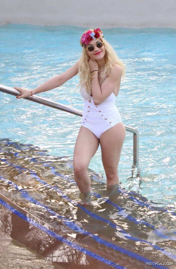 Beautiful Rita Ora On A Vacation