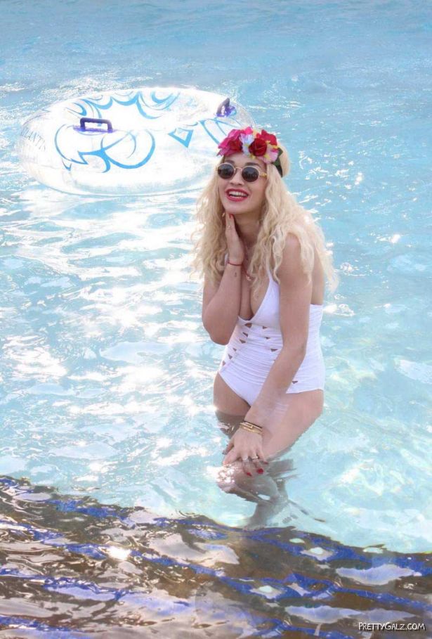 Beautiful Rita Ora On A Vacation