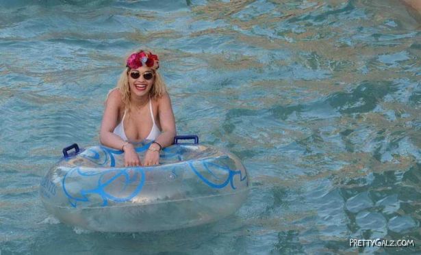 Beautiful Rita Ora On A Vacation