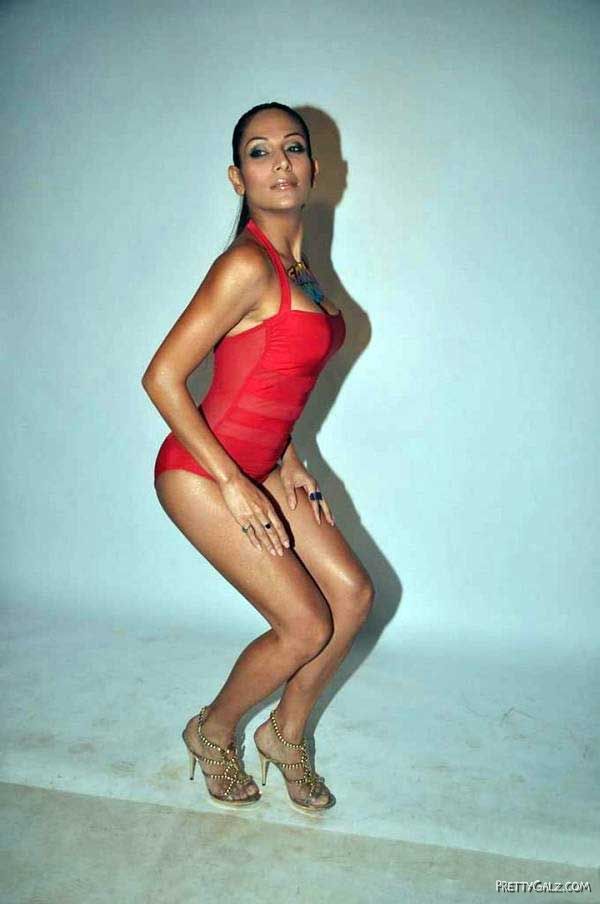 Beautiful Shaurya Chauhan Bikini Shoot